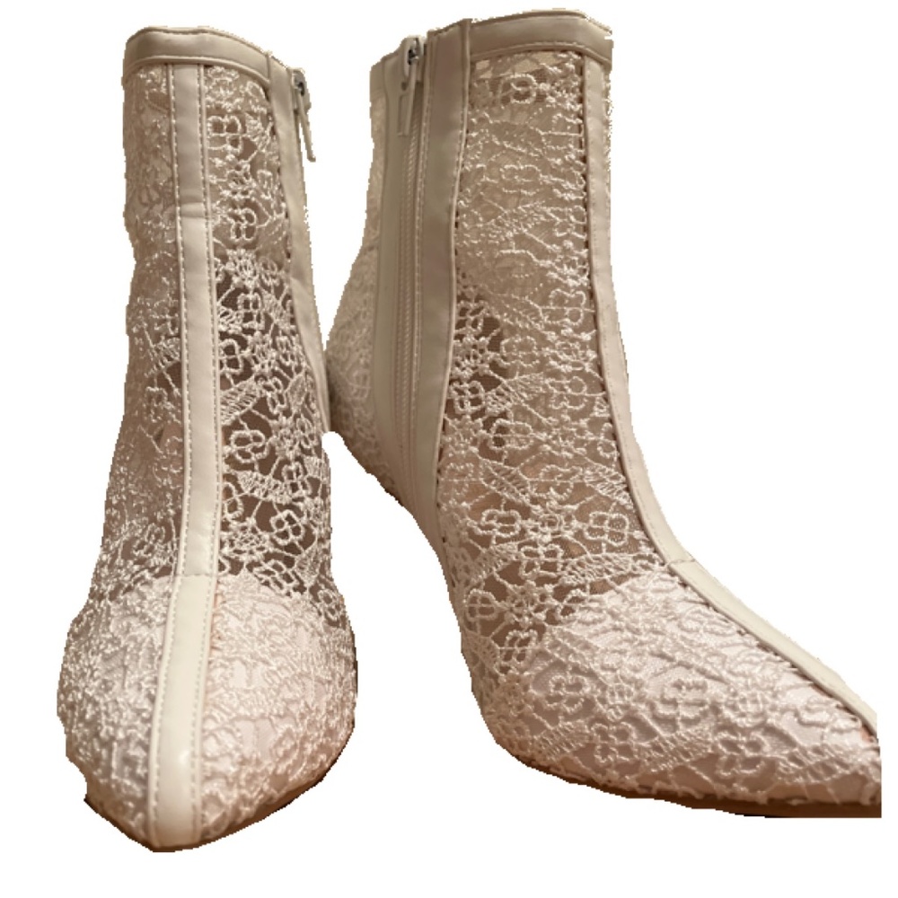 Allegra K lace bootie